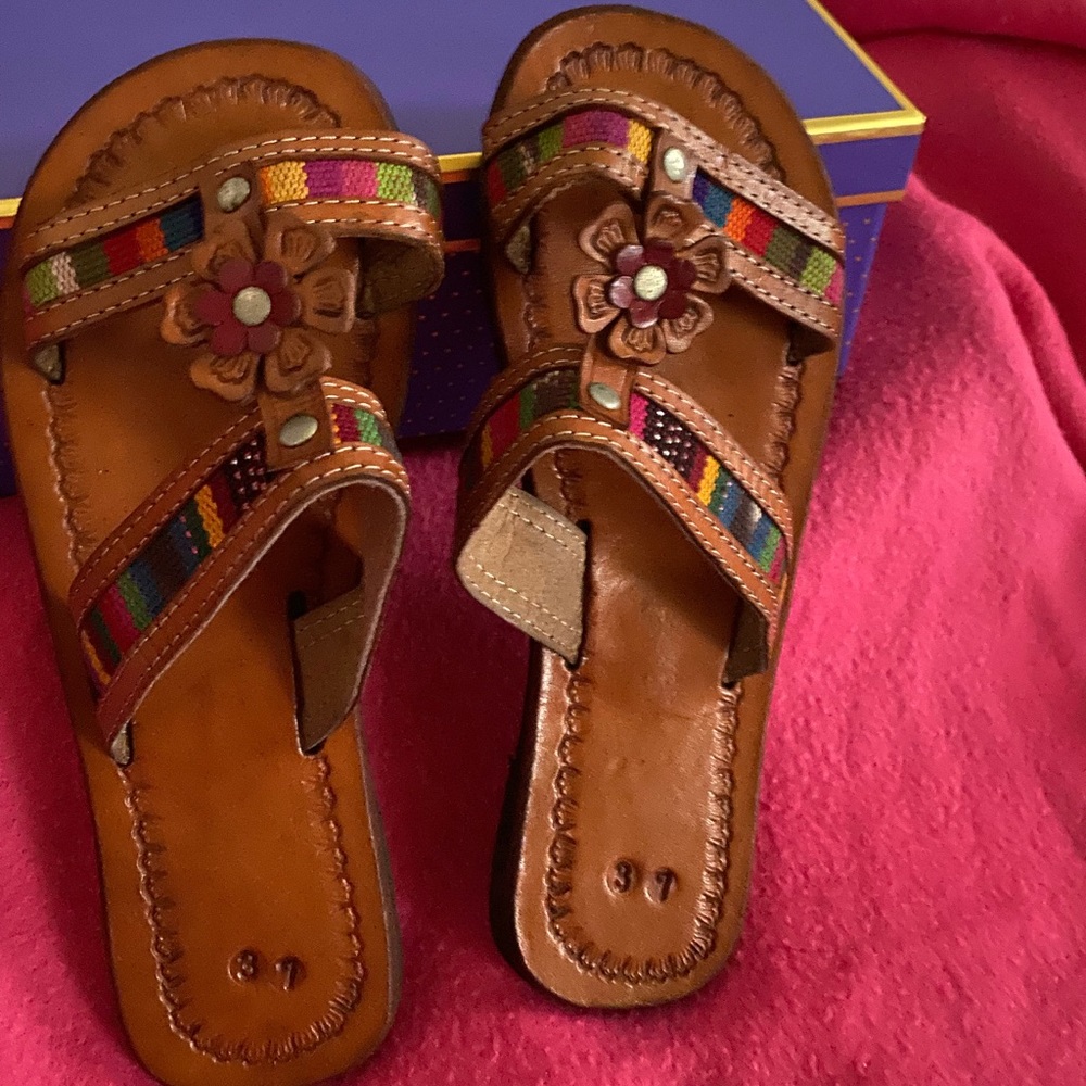 Beautiful artesanal leather sandals